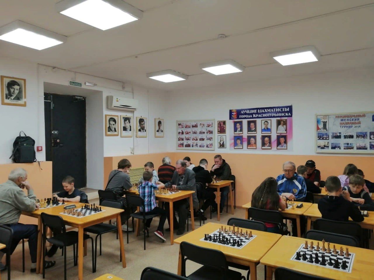 В День города в “Уральце” сыграли в шахматы и шашки