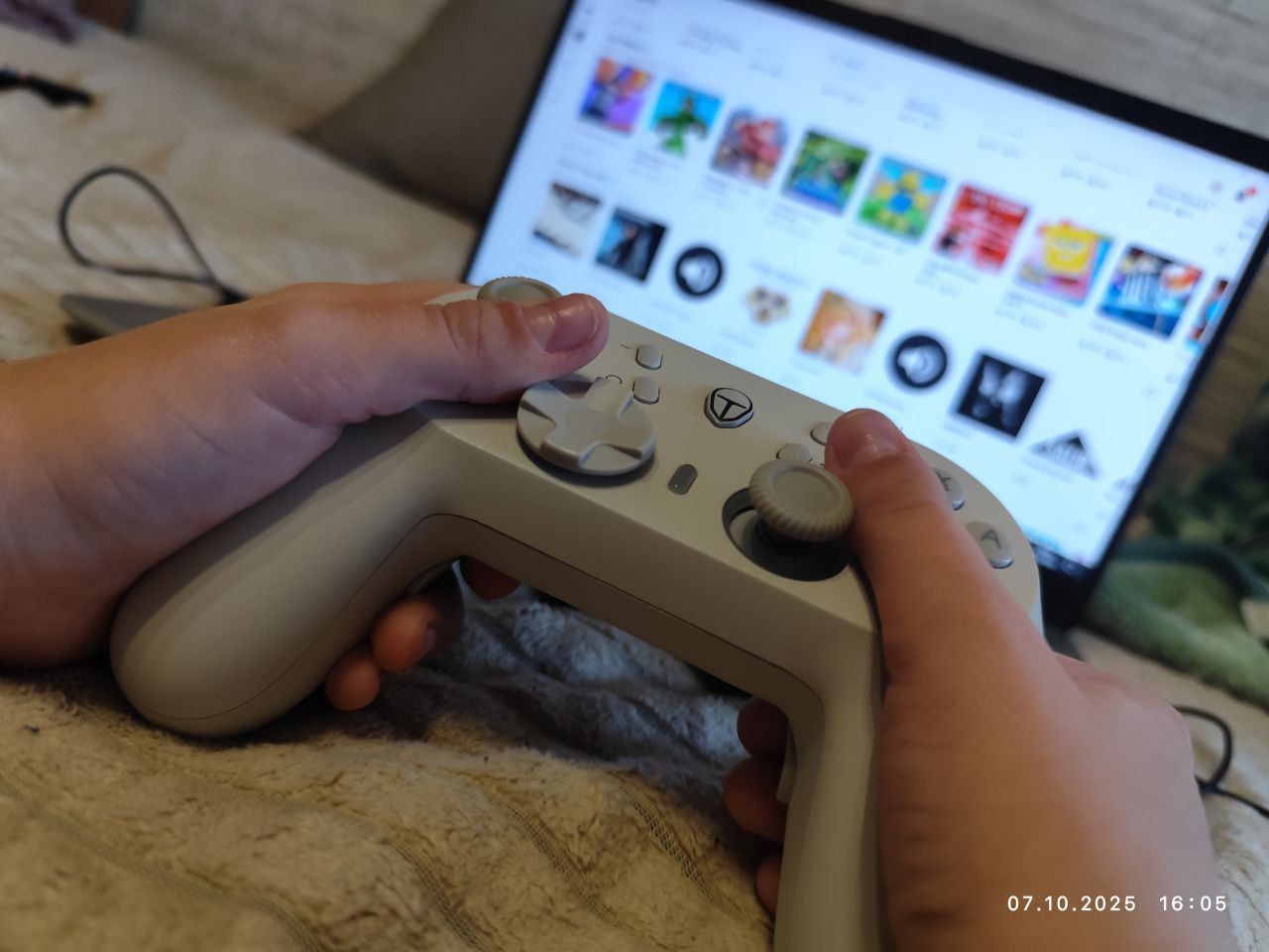 «Думал, выиграю и обрадую всех». 12-летний поклонник игры Roblox перевел мошенникам 111 тысяч рублей