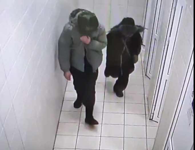 Малолетние хулиганы взорвали петарду в туалете «Столичного». Разбили унитаз