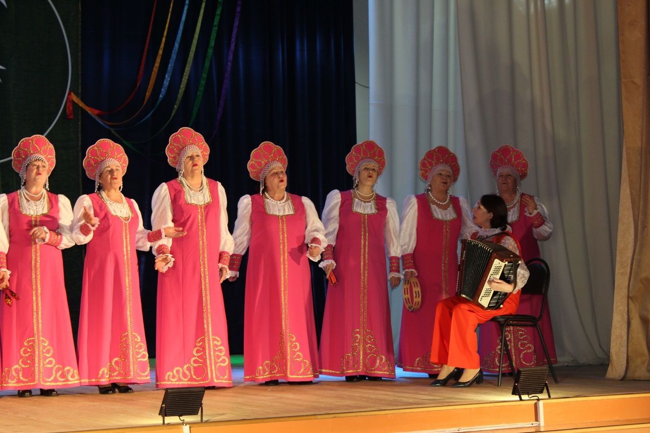 В доме культуры «Горняк» прошел фестиваль народов Северного Урала "Мы едины"