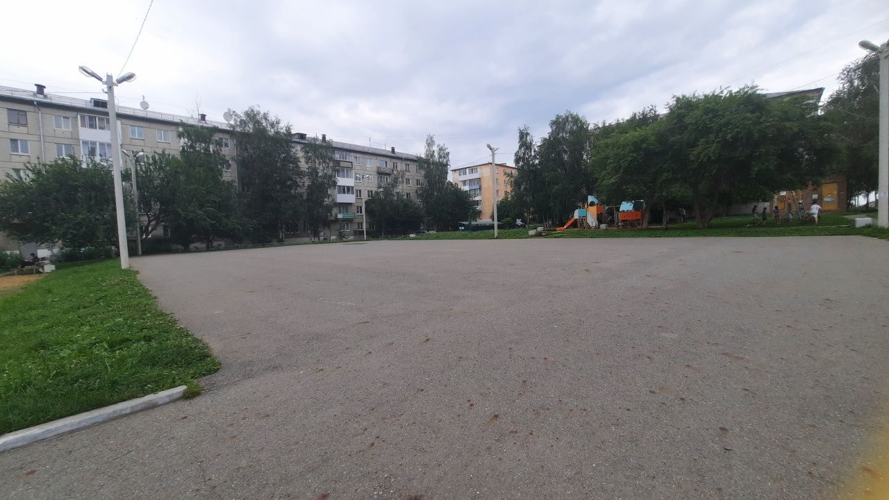 Нашли подрядчика по монтажу бортов для нового корта