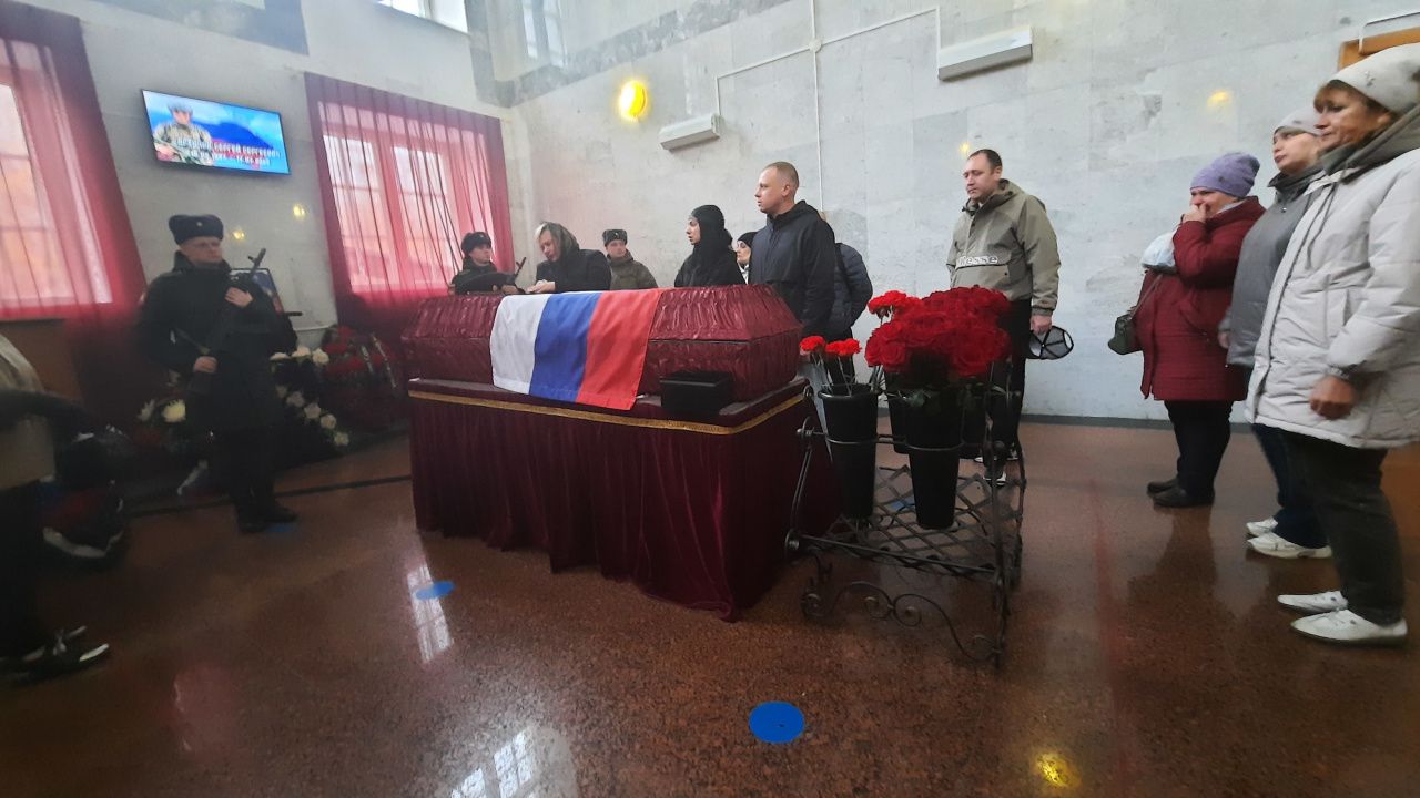 «Не теряйте, все будет хорошо». Простились с погибшим на СВО Сергеем Архиповым