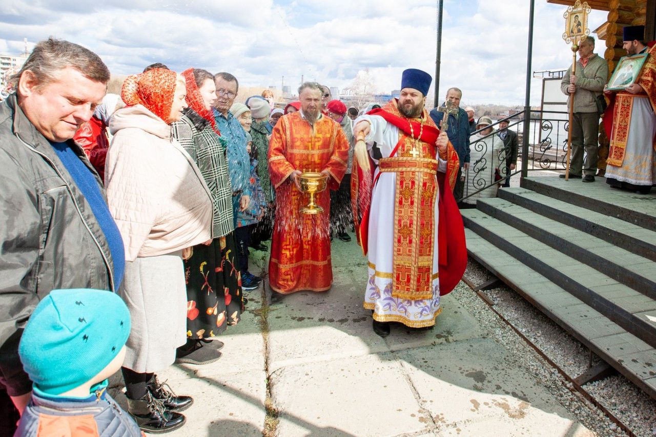День памяти Матроны Московской отметили литургией, ходом и трапезой
