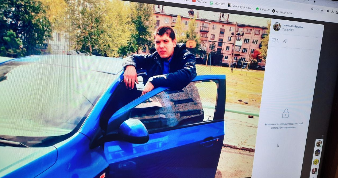 Работник «Магнита» помог потушить горящую машину