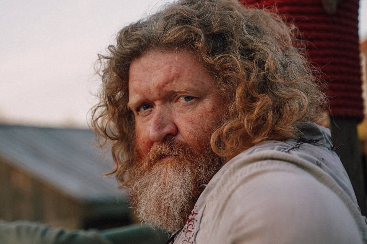 Актер из Краснотурьинска сыграл немого конюха в авантюрной комедии на ТНТ