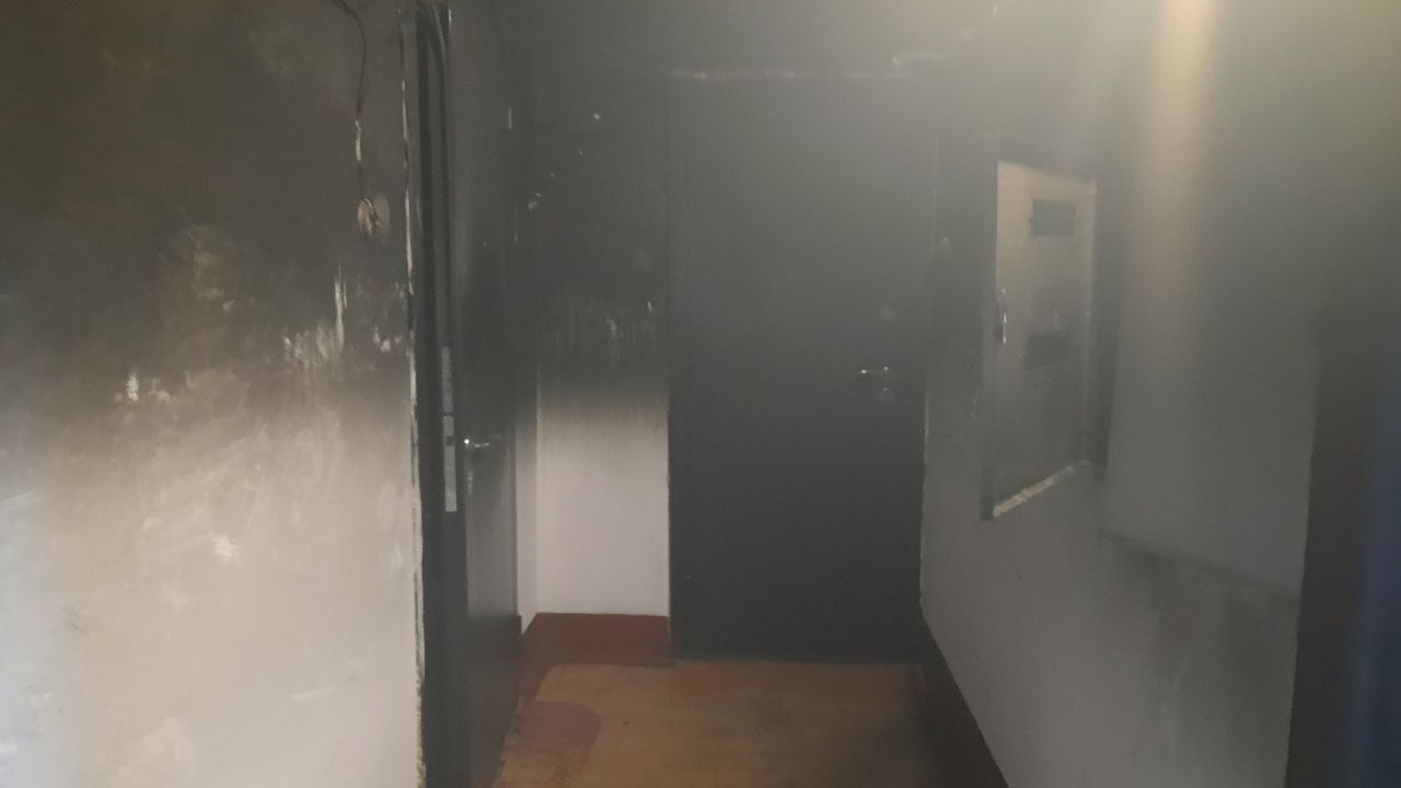 «Она закричала: «Ты поджег!» и «Горит!» Квартиру, в которой погибли женщины, возможно, подожгли