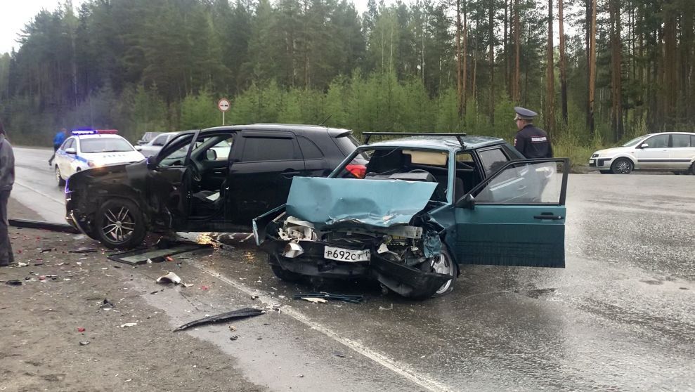 Под Серовом в ДТП попали водители из Рудничного и Краснотурьинска. Три человека госпитализированы