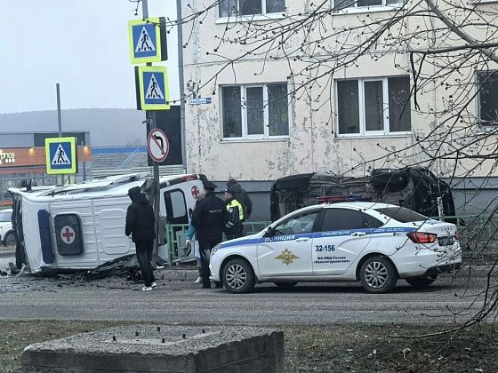В горбольнице рассказали о состоянии здоровья пострадавших в ДТП со скорой помощью