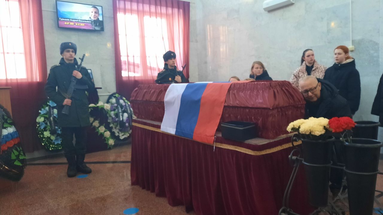 «Я обязательно вернусь». Сегодня похоронили погибшего на СВО Андрея Турышева
