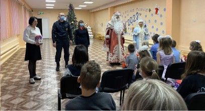 В Краснотурьинске прошла благотворительная акция «Полицейский Дед Мороз – 2022»