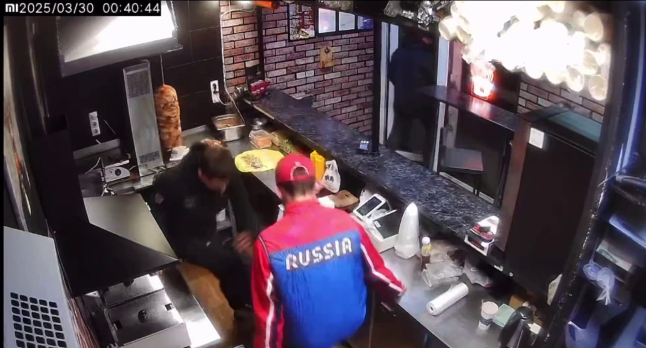 Стало известно о состоянии избитого работника общепита