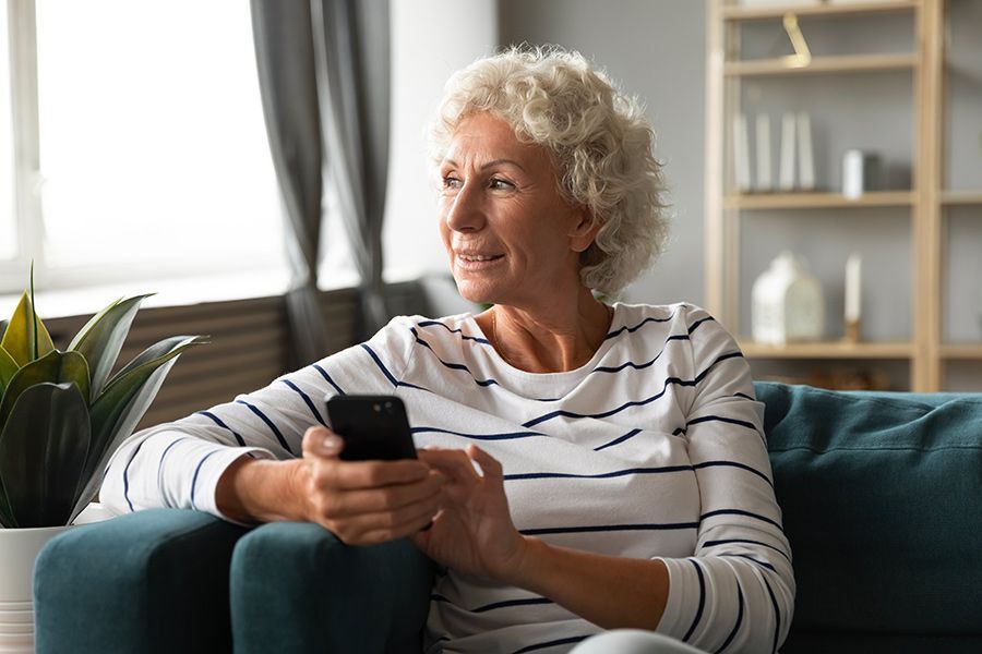 МегаФон сделает постоянную скидку на связь свердловским пенсионерам