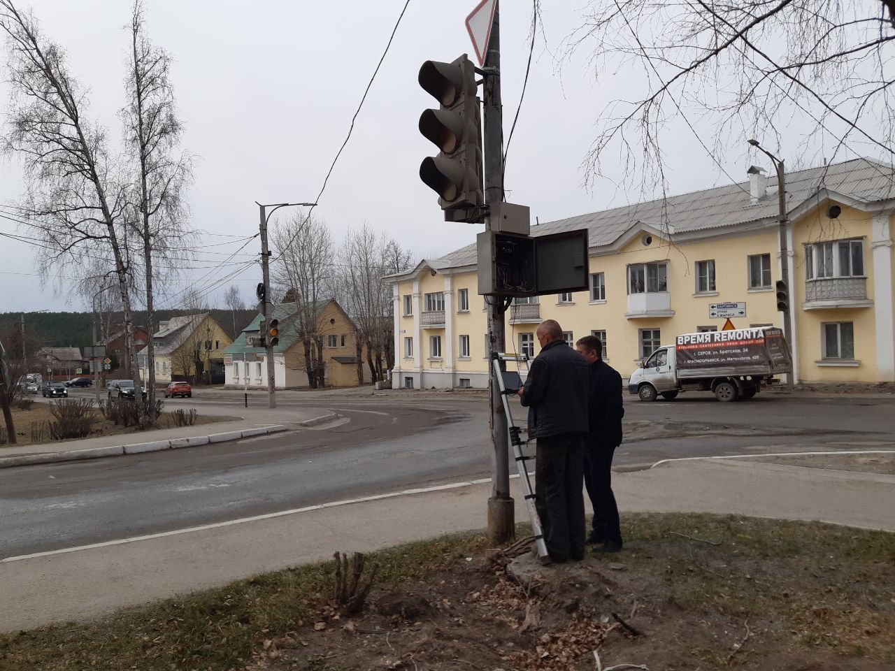 В Краснотурьинске закрыли перекресток у ДК БАЗа и изменили режим работы светофоров