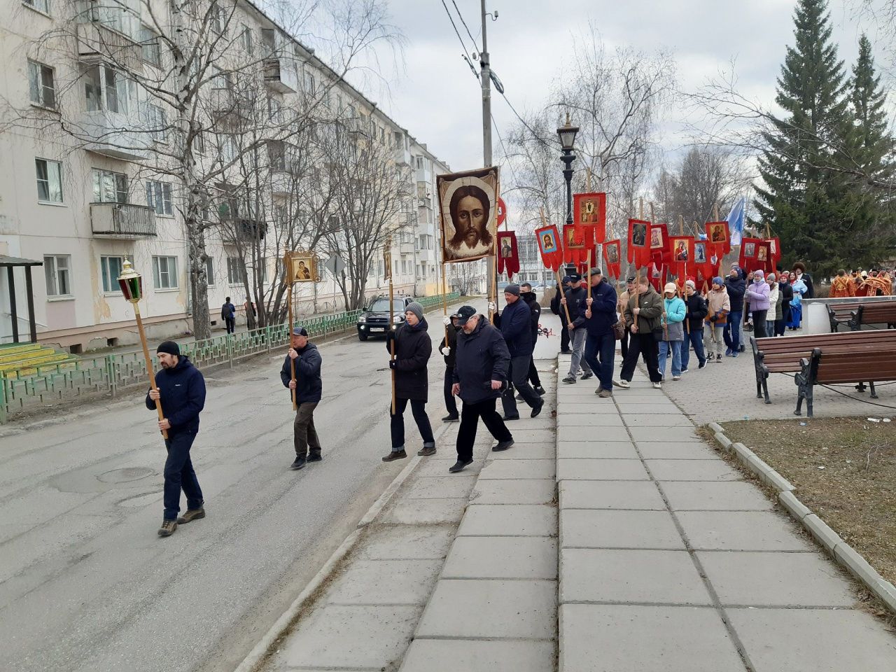 На время крестного хода перекроют движение