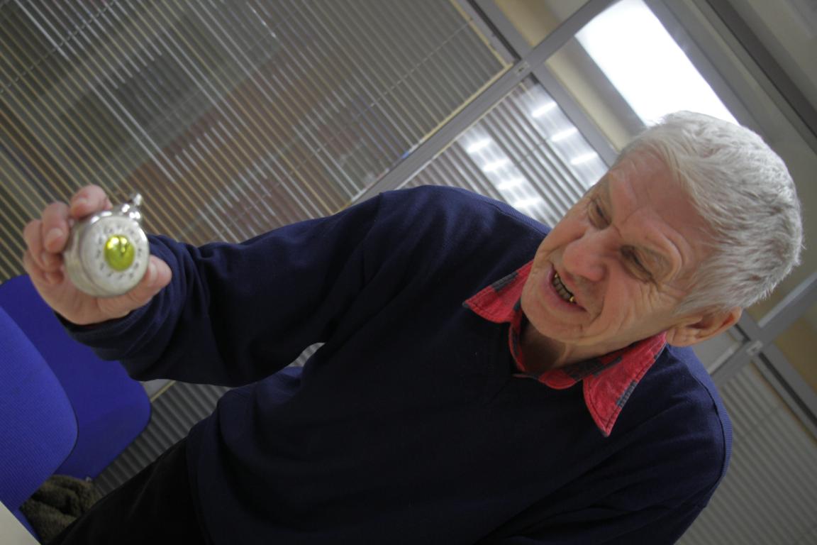 “Я принес вам свое детство”. Историк-краевед рассказывает о семейных елочных украшениях