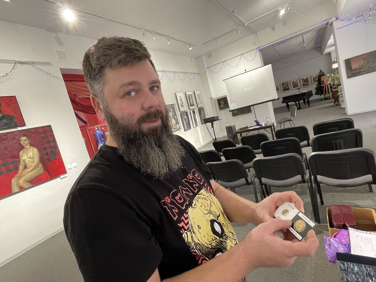 "Мне нравится сам кайф коллекционирования". Бывший слесарь увлекается экзонумией