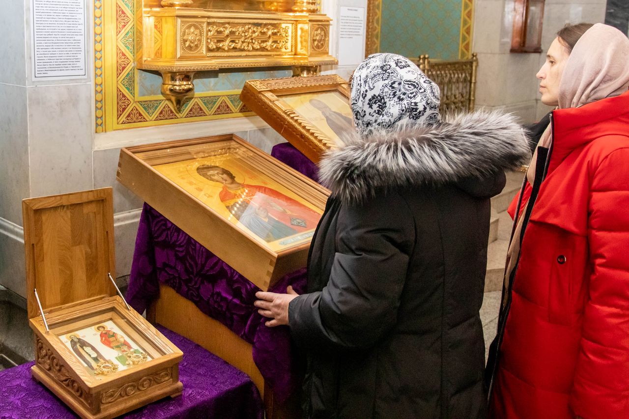 В собор привезли святыни из Новоуральска. Завтра они покинут Краснотурьинск