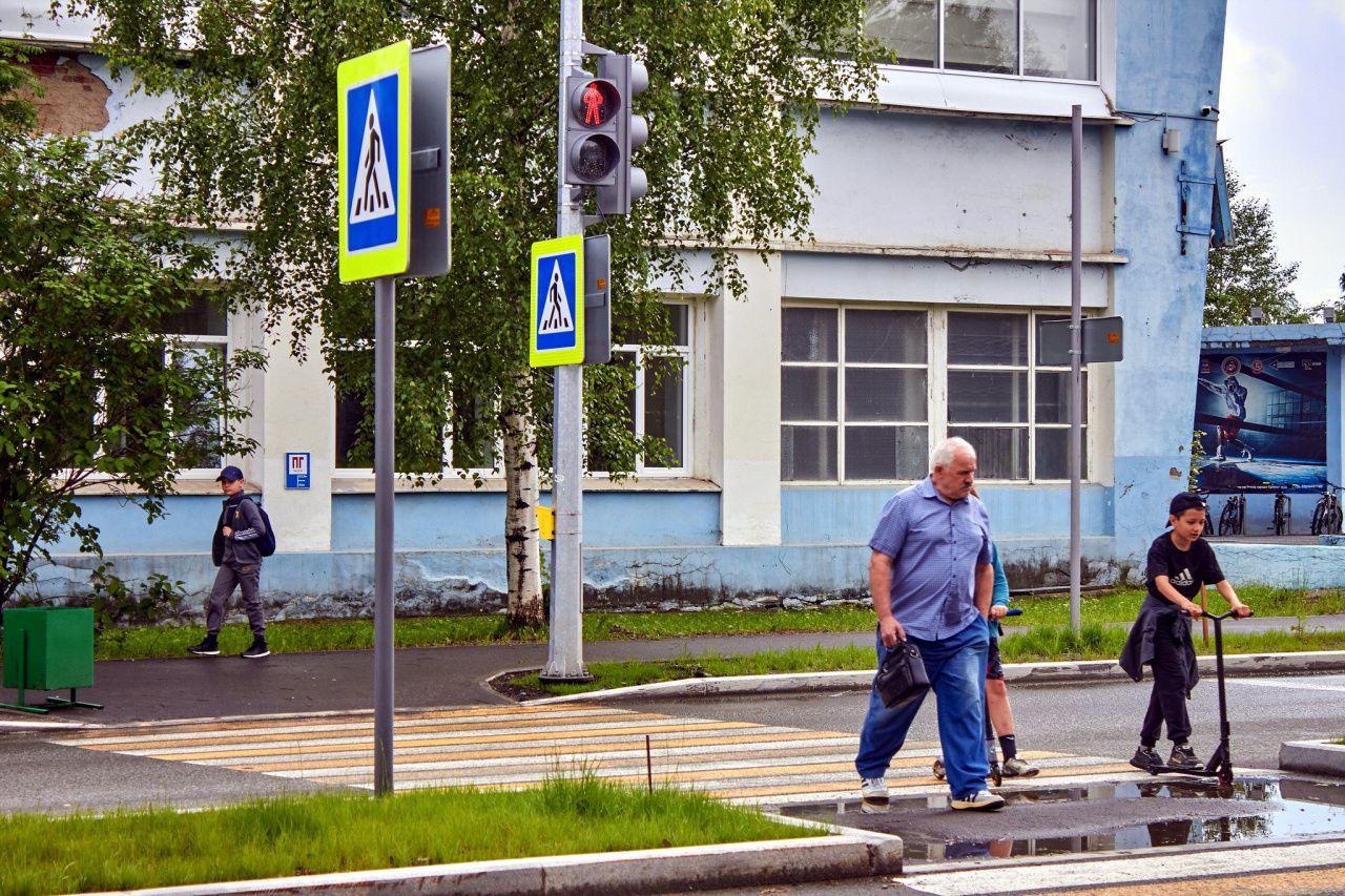 Горожане вынуждены переходить дорогу на улице Чкалова по сигналу соседних светофоров