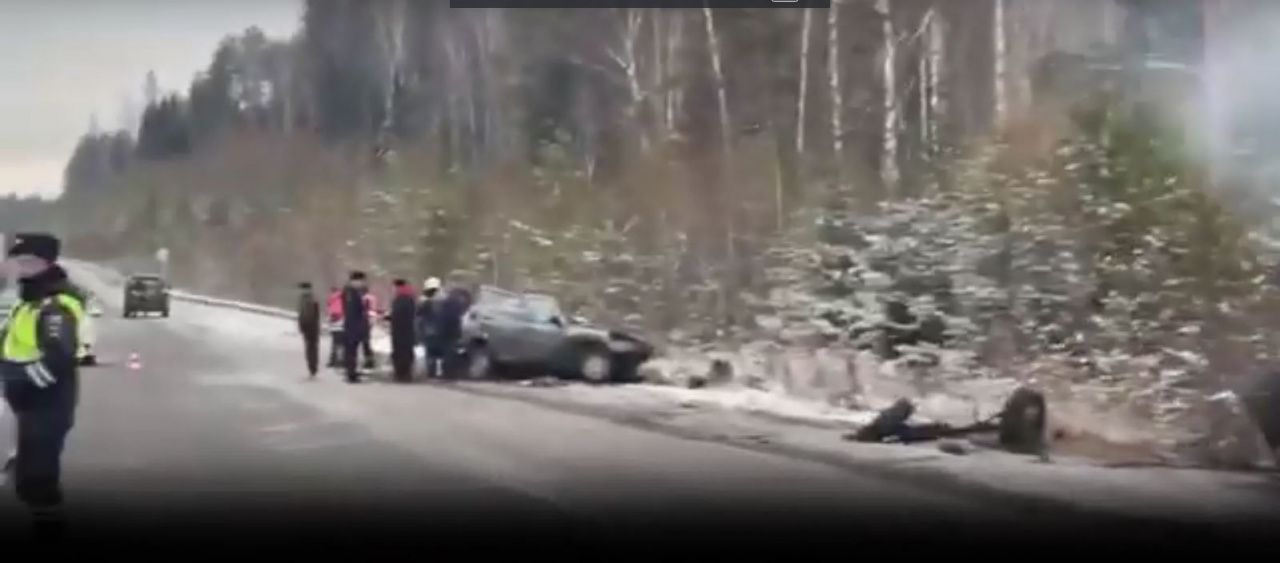 В тройном ДТП на выезде из Серова погиб водитель "Нивы"