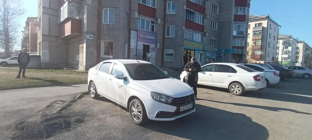 В «Весту» врезались и скрылись. ГИБДД ищет свидетелей