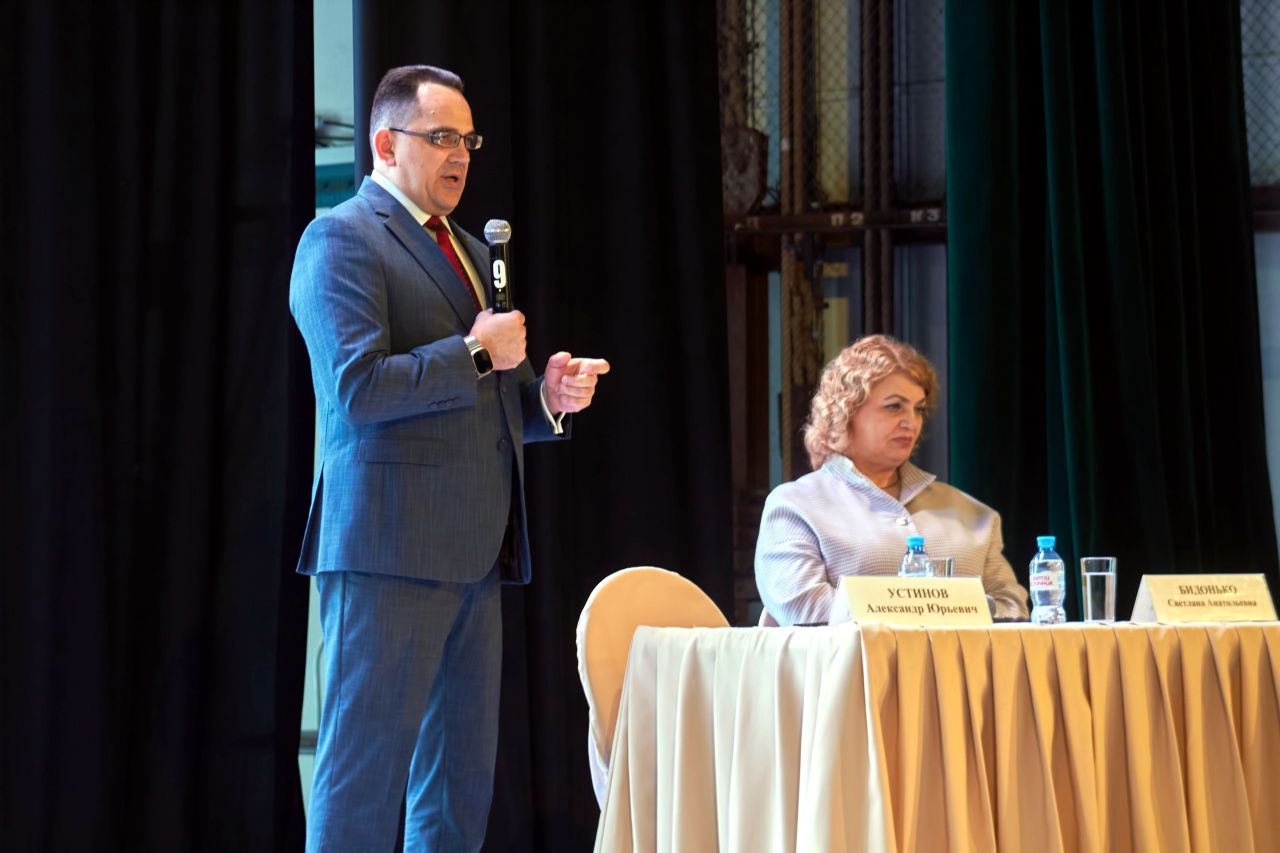 Мэр отчитался: очередь на жилье для детей-сирот закрыта, средняя зарплата — 87 тысяч, а пенсия - 25