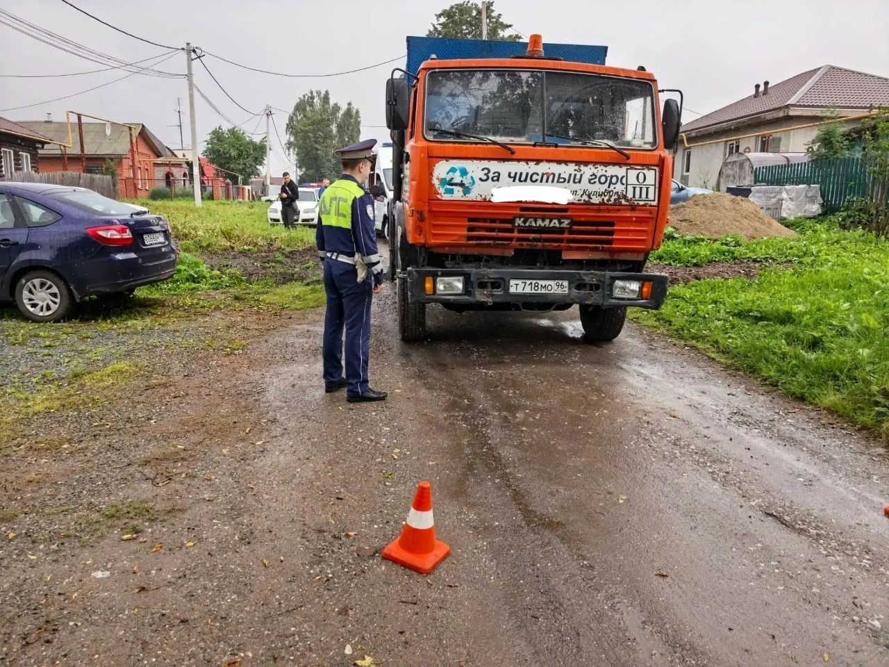 Мусоровоз раздавил четырехлетнюю девочку в Нижнем Тагиле. Она каталась на велосипеде