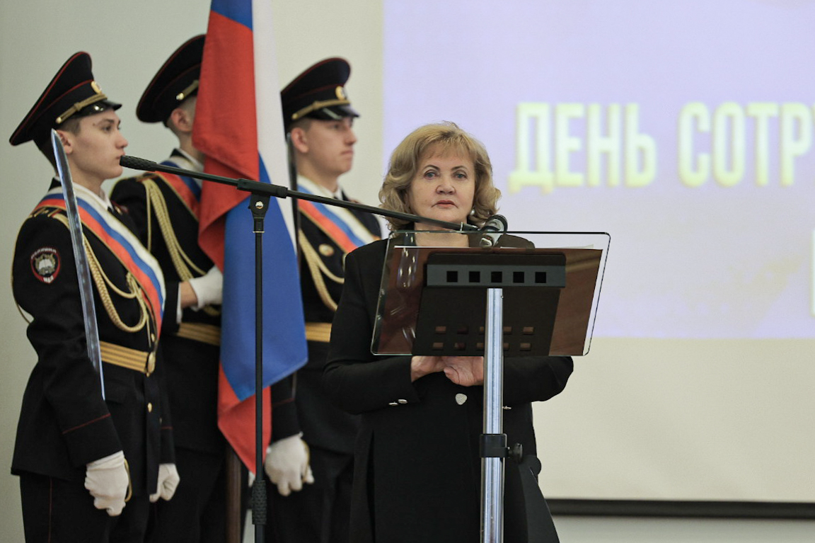 Людмила Бабушкина оценила вклад сотрудников ОВД в обеспечение безопасности уральцев