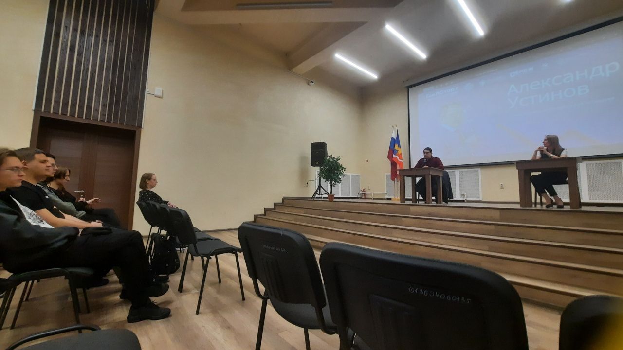 Мэр встретился со студентами и рассказал им о своей зарплате и самом неприятном в профессии
