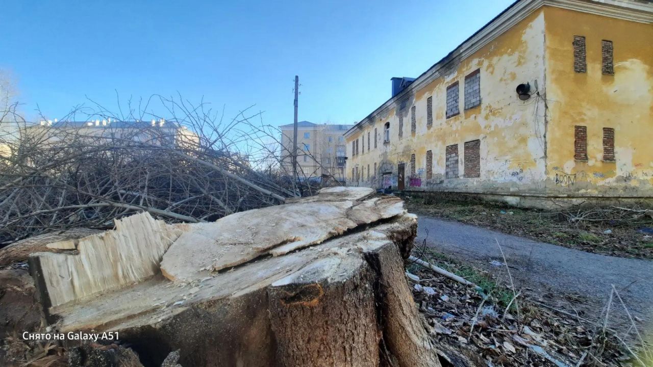 У заброшки в центре Краснотурьинска — новый собственник