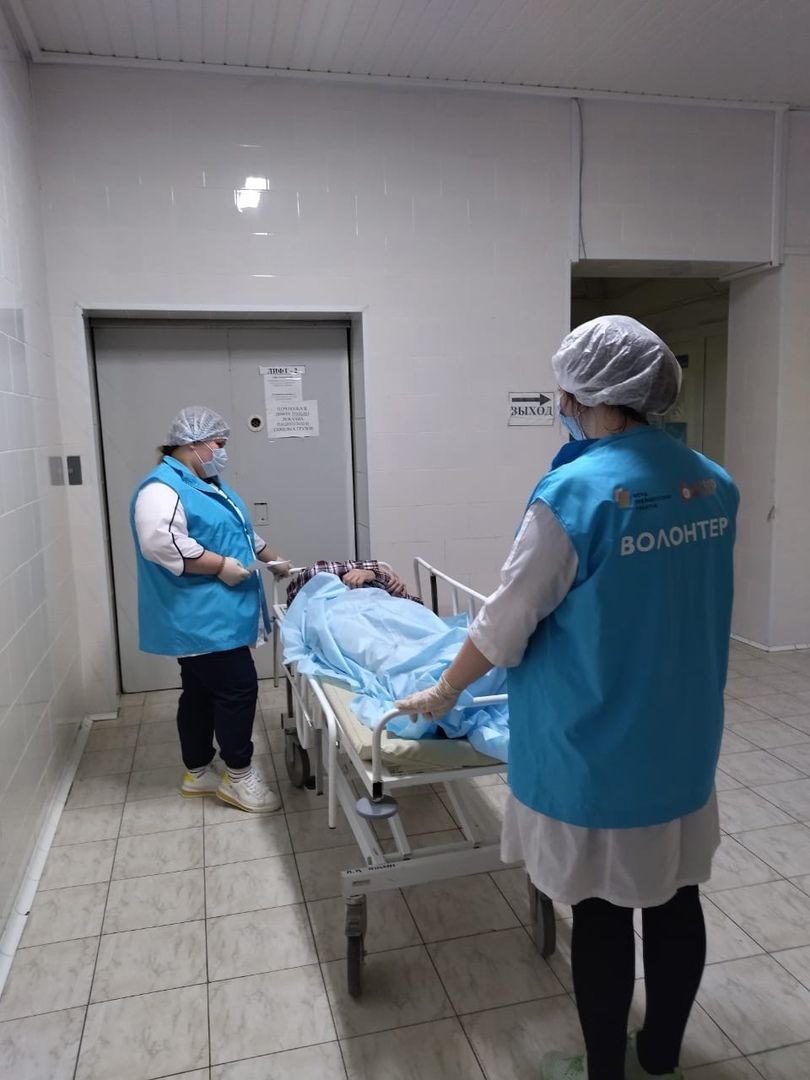 Волонтеры Краснотурьинска посетили городскую больницу для оказания паллиативной помощи пациентам