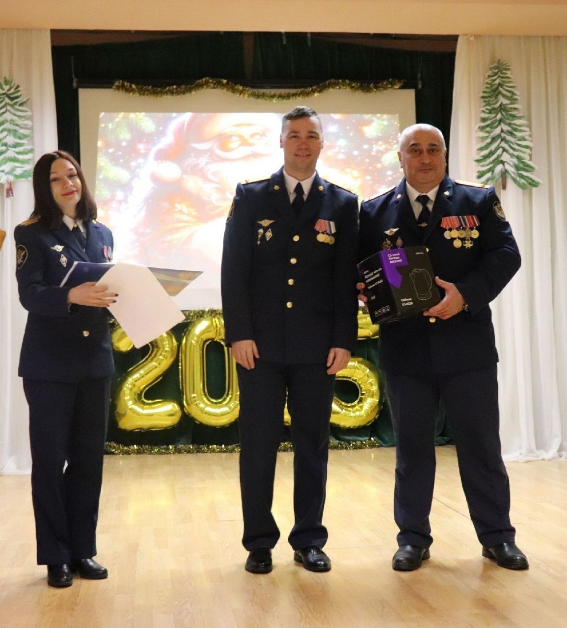 В ИК-16 Краснотурьинска состоялся праздничный концерт для сотрудников и работников учреждения