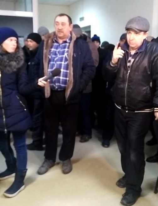 В Каменске-Уральском таксисты устроили акцию протеста