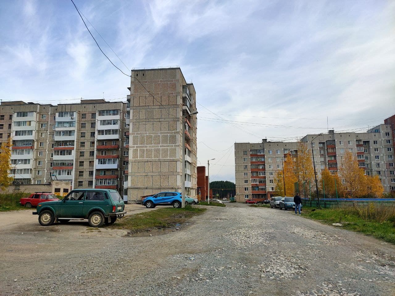 В Краснотурьинске снова не нашли того, кто построит тротуар на улице Микова