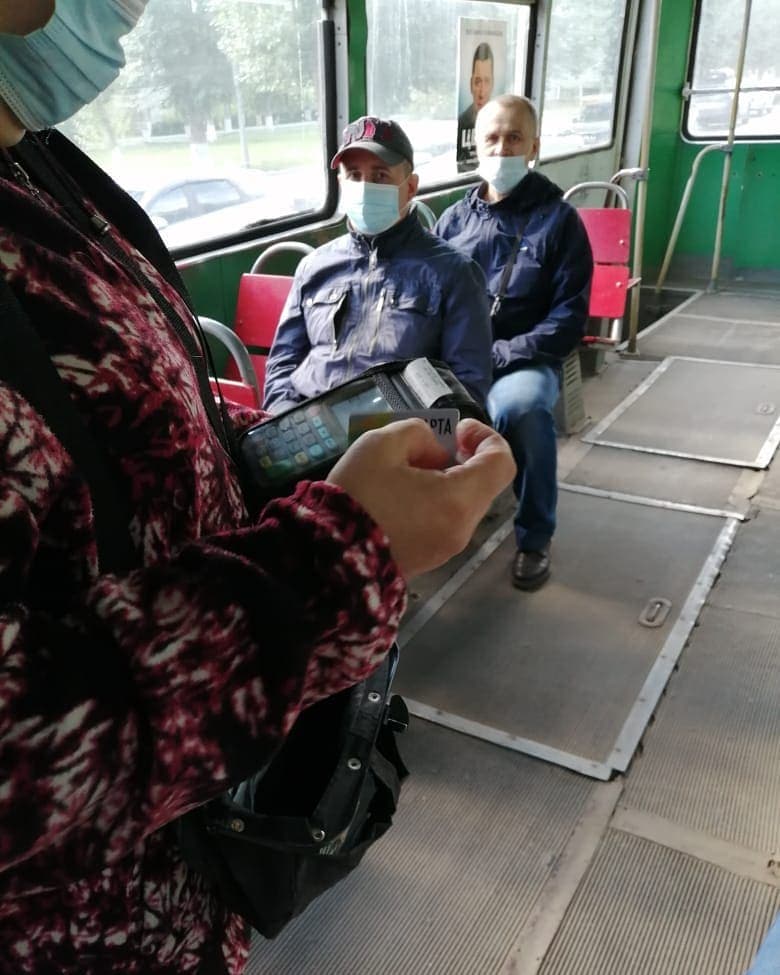 В Краснотурьинском трамвае теперь можно расплатиться карточкой