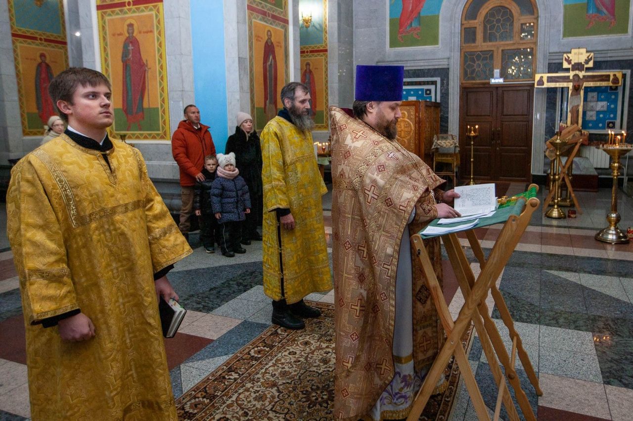 Богослужение в новогоднюю ночь собрало прихожан собора Краснотурьинска