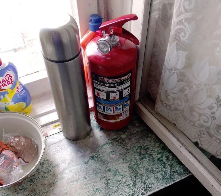 «Остатки от пенсии». Горожанка отдала 20 тысяч за ненужные огнетушитель и датчик газа