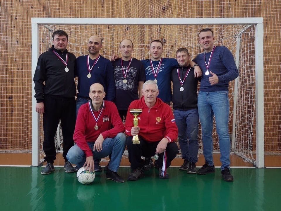 Команда мэрии Краснотурьинска заняла второе место в турнире по мини-футболу