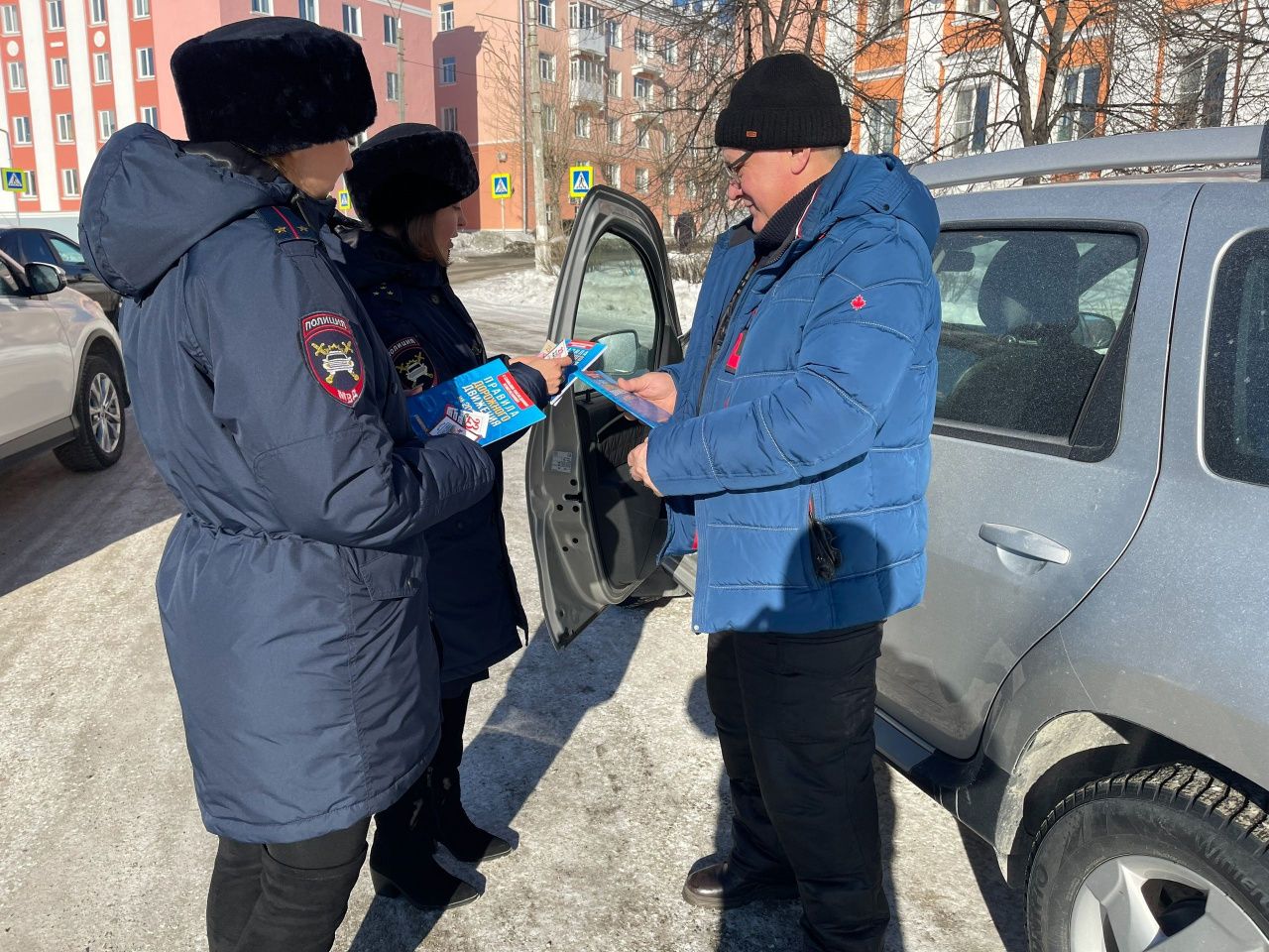 Водителей поздравили с 23 февраля