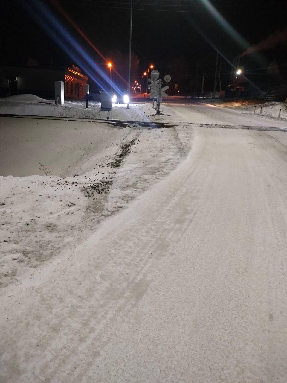 Наехал на семафор и скрылся: ГАИ ищет очевидцев ДТП на Рюмина