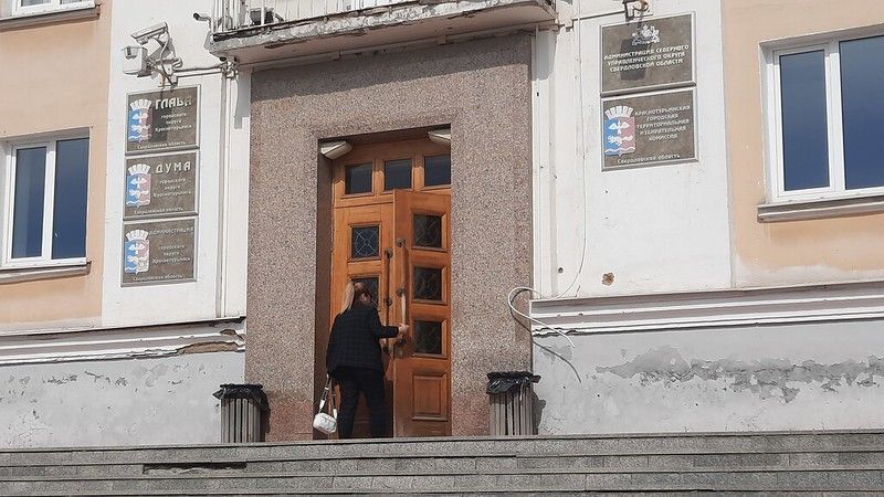 Мусор, дороги и оплата коммуналки: с чем чаще всего люди обращаются к чиновникам 