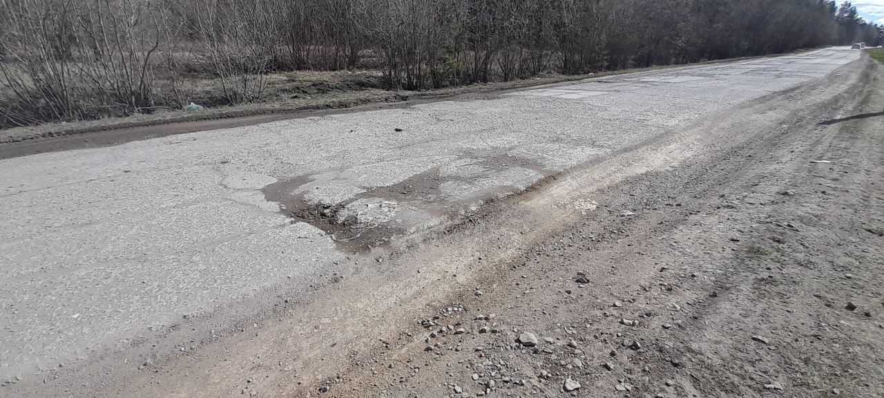 Ремонтируют дорогу до Загородного. Водитель недоволен качеством работ