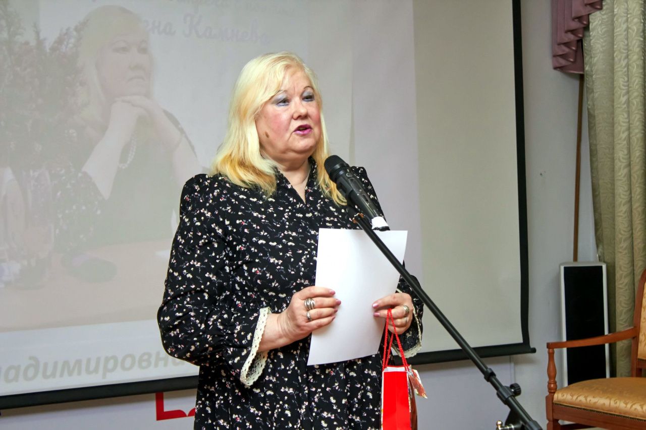 В библиотеке Заречного района пройдет творческая встреча с местной поэтессой и фотографом