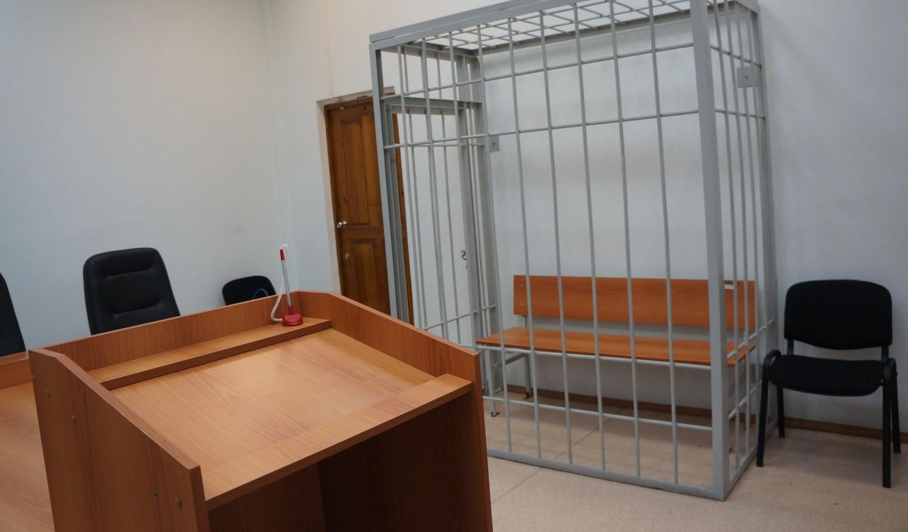 В Карпинске осудили мужчину, который избил свою девушку из-за непристойного видео