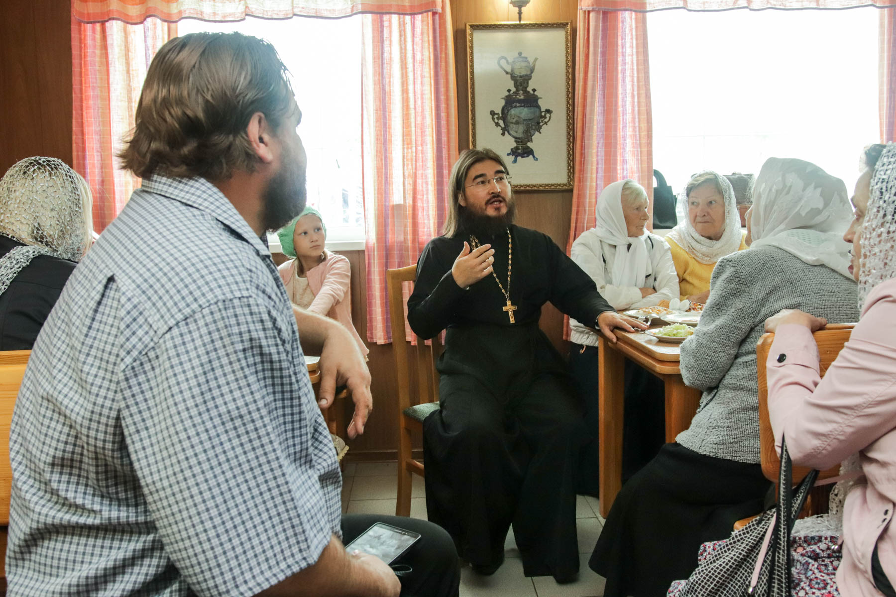 В Краснотурьинск приезжал один из любимых прихожанами священник