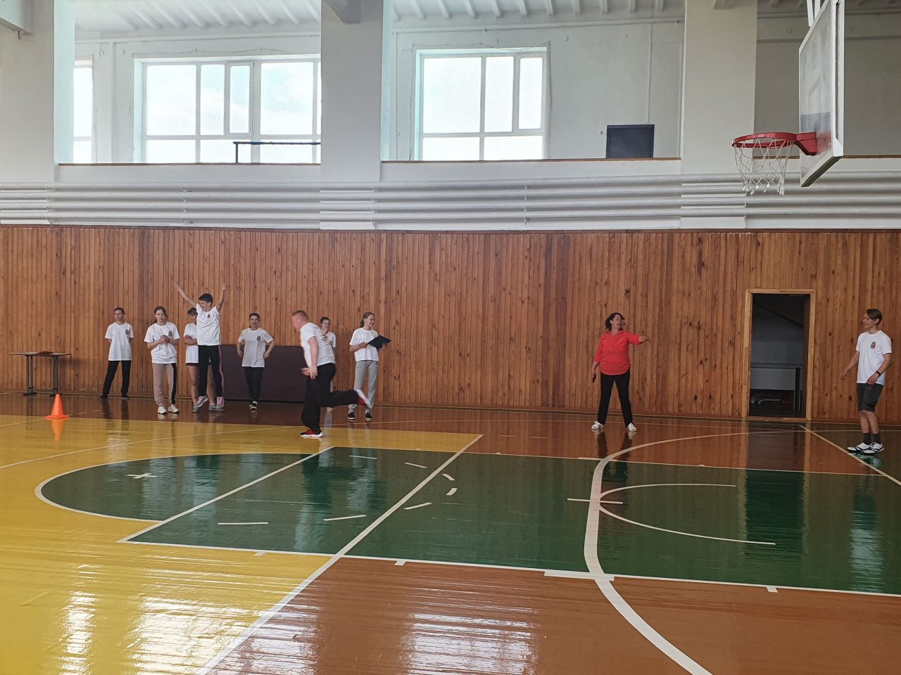 Среди воспитанников коррекционной школы и инвалидов прошли спортивные соревнования