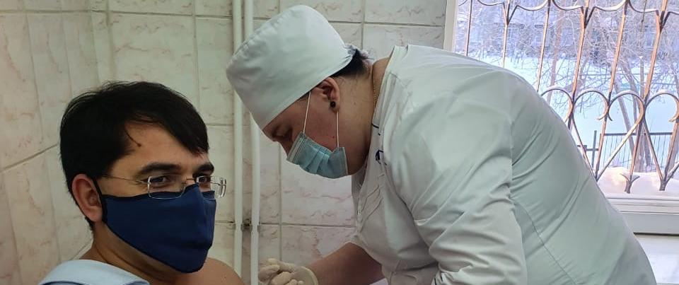 Почти две тысячи человек привились от коронавируса