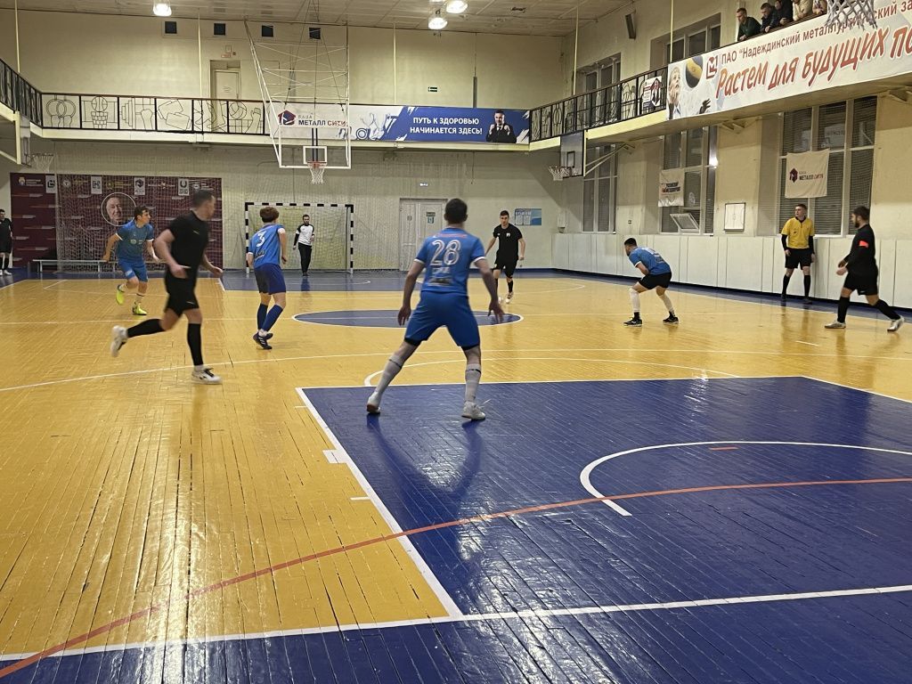 В турнире по футзалу золото и серебро у серовчан, бронза - у краснотурьинцев