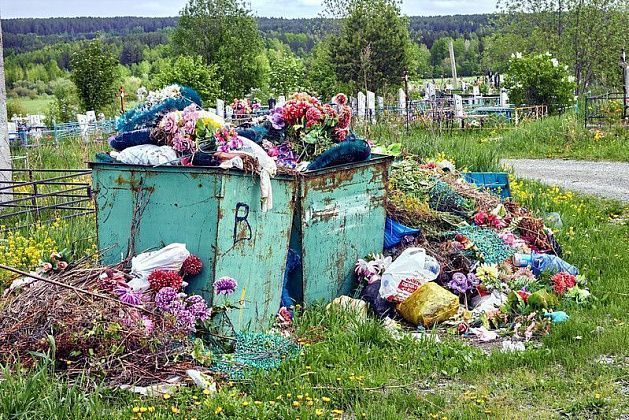За порядок на кладбищах будет отвечать карпинский предприниматель