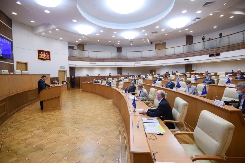 Евгений Куйвашев отчитался перед Законодательным Собранием Свердловской области о работе правительства в 2020 году