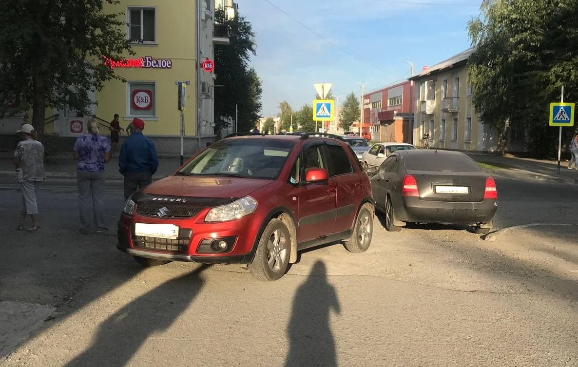 В ДТП на перекрестке улиц Микова и Карла Маркса пострадал мотоциклист 